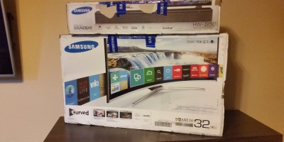 Samsung Smart TV J6300 i SoundBar Bluetooth HW-J250